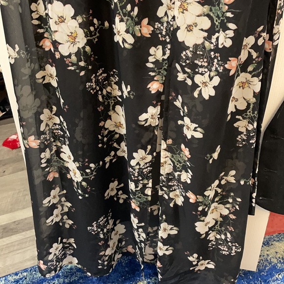 Justify - Picture 3 of 5